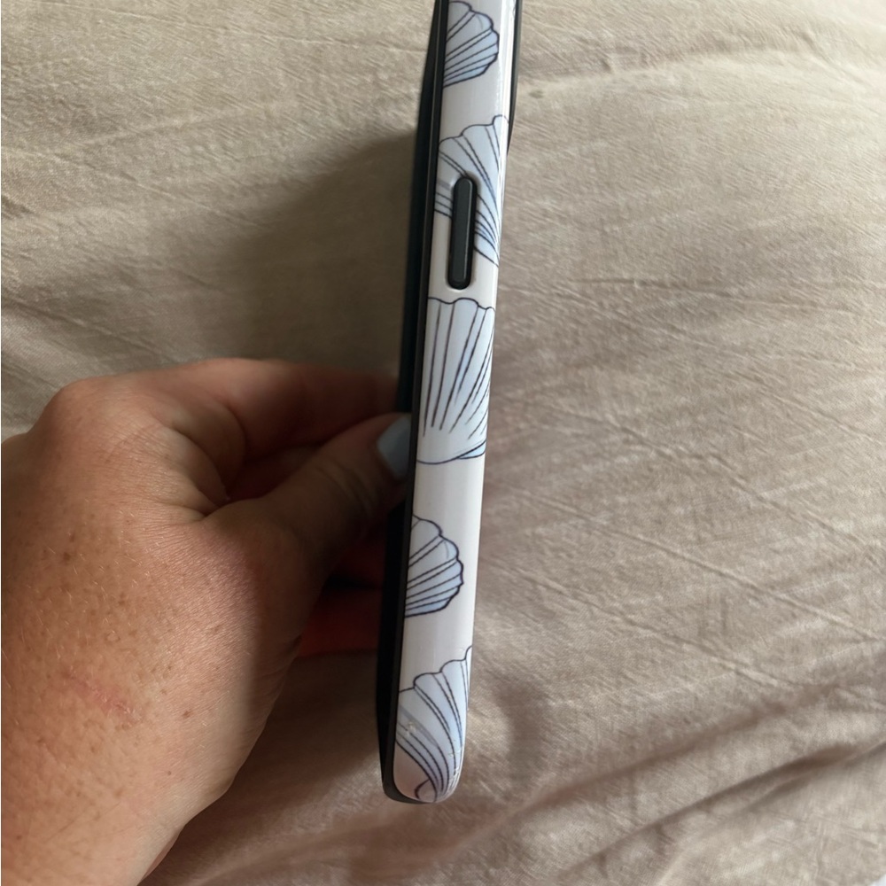 Shell Pattern iPhone 14 Case - White and Blue - Picture 3 of 4